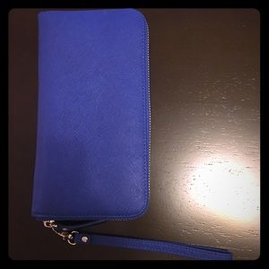 HB Wallet with charger